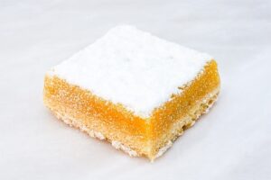 Lemon Bar w/ Powder Sugar- 2x2 cut - 24pc